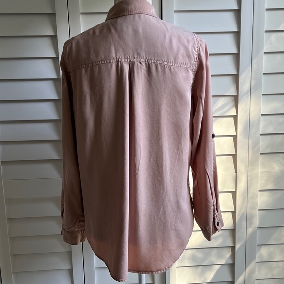 Universal Thread Button Up - Picture 4 of 7